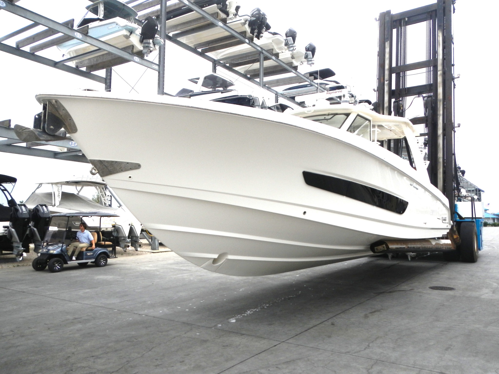 Center-console in a travel lift